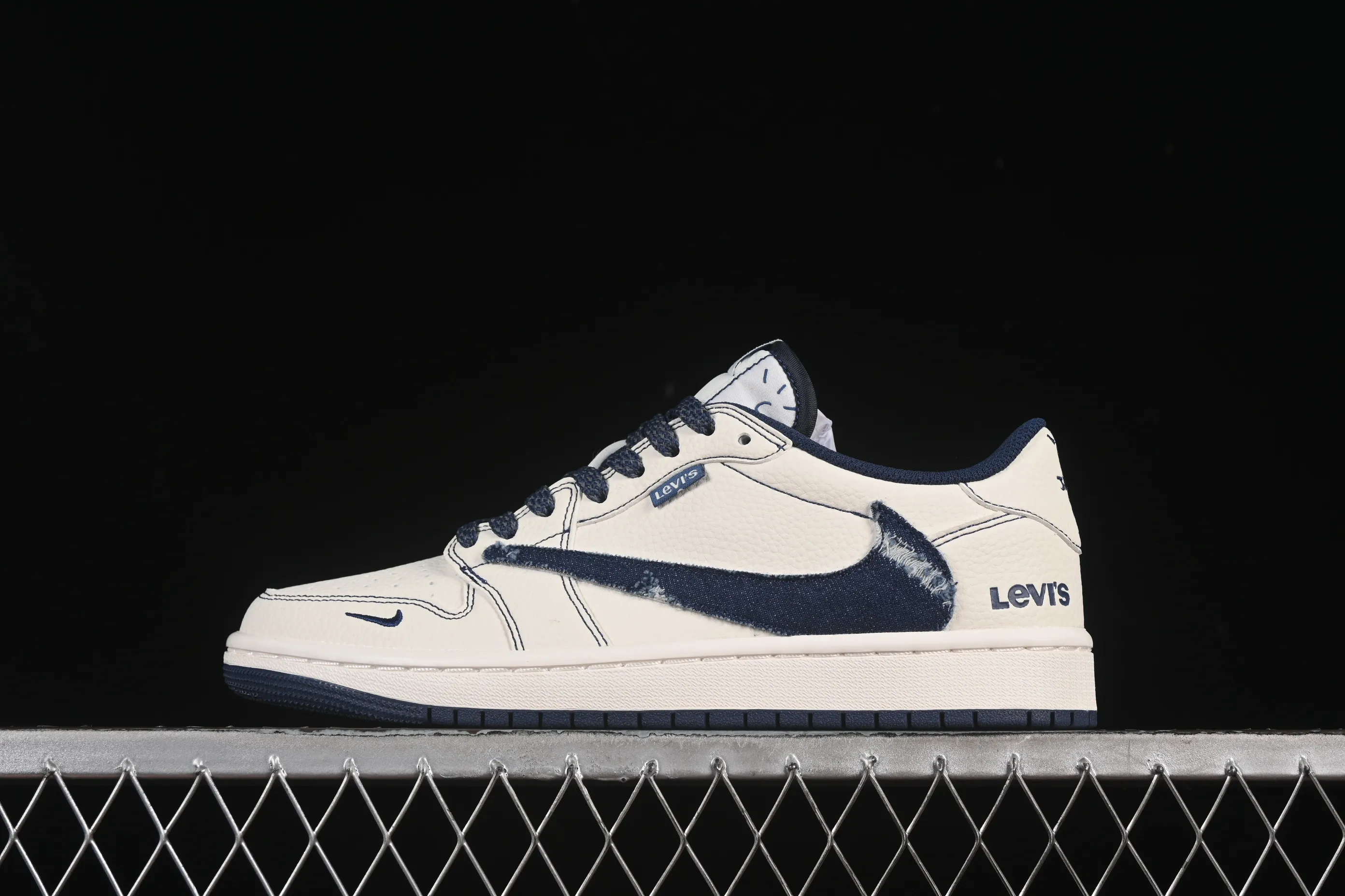 All categories Air Jordan Jordan series basketball shoes Air Jordan 1 Low high-end customized low-top sneakers Travis Scott x Fragment Design x Air Jordan 1 Low OG SP AJ1 Joe 1 Levi's joint low-top cultural casual sneakers LE2436-136